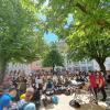 Ausgelassene Stimmung bei sommerlichen Temperaturen in der Ulmer Altstadt